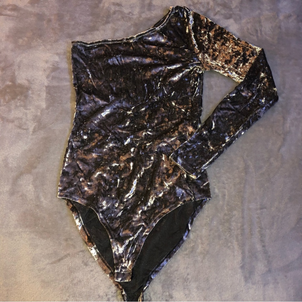 Zara /2b babe velvet matching set/ mini skirt, one shoulder bodysuit